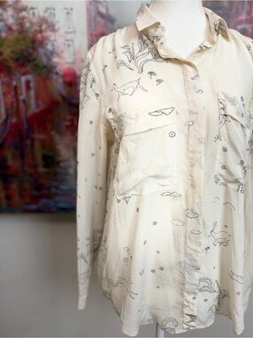 Club Monaco Cream Button-Up Blouse with Black Sketch Print